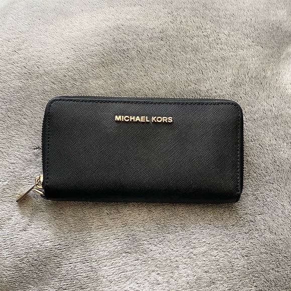 Michael Kors Wallet - Picture 1 of 3